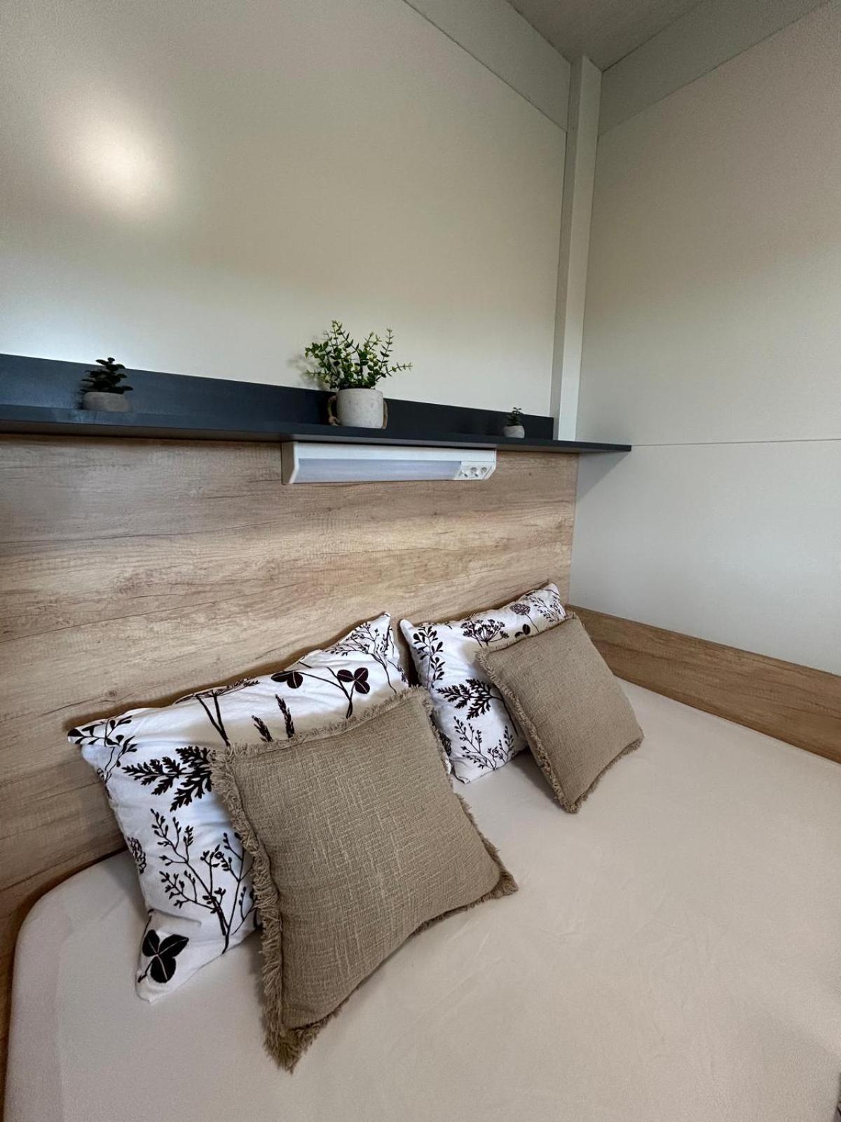 Mobile Home Vilmaris Pakoštane Εξωτερικό φωτογραφία